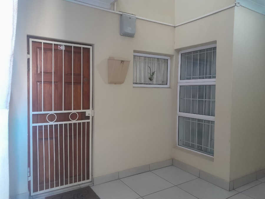 2 Bedroom Property for Sale in Whispering Pines Western Cape